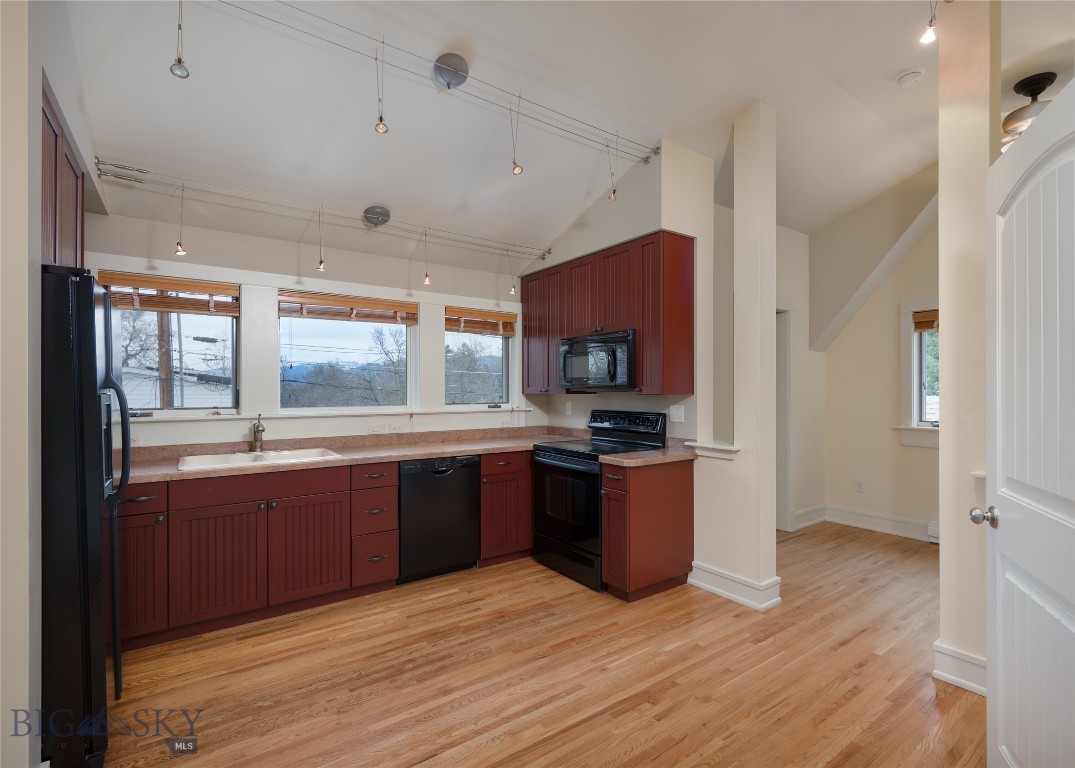 515 W Cleveland Street