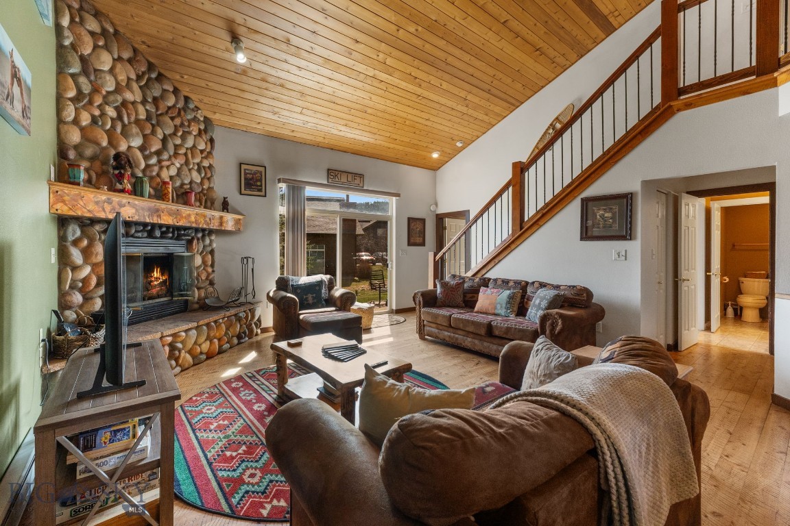 464 Firelight Drive