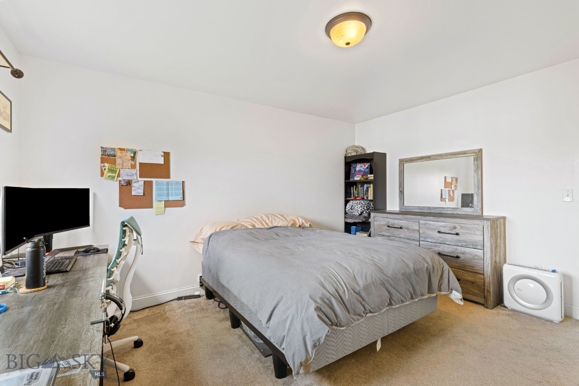 4091/4095 Diamond Street