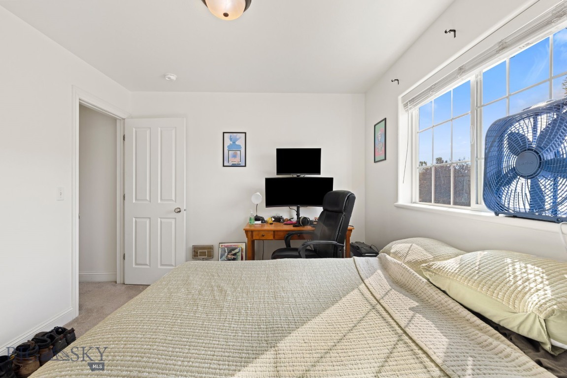 4091/4095 Diamond Street