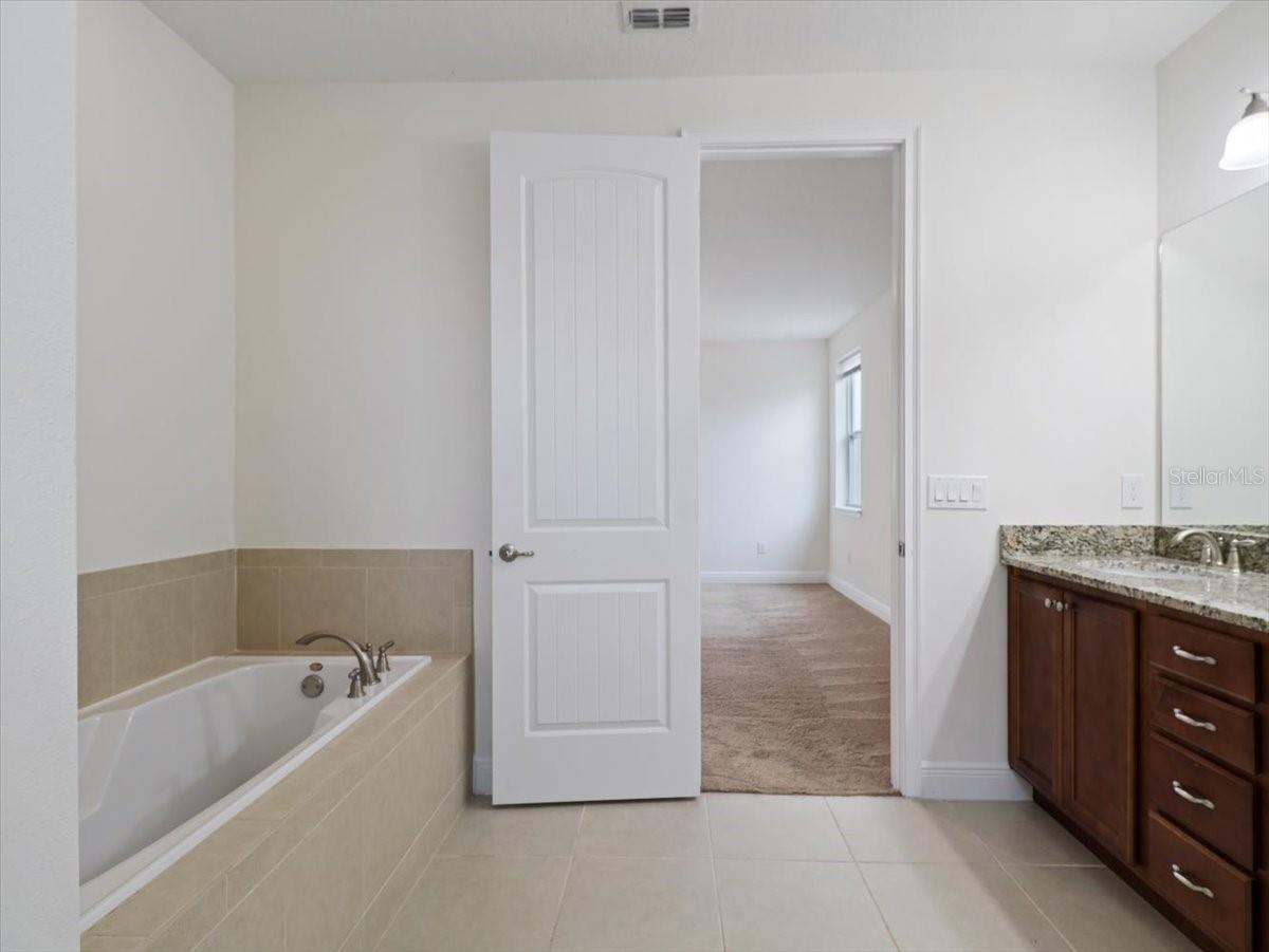 211 PENDANT CT