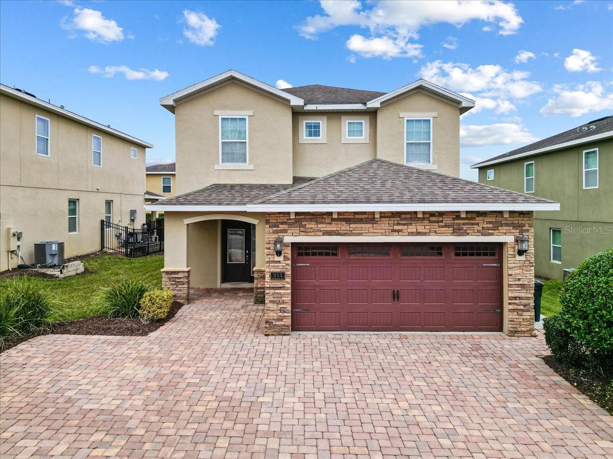 211 PENDANT CT