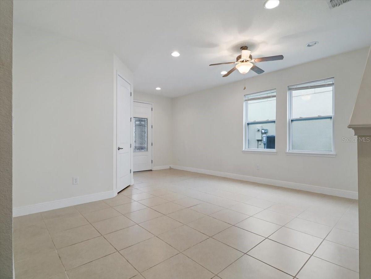 211 PENDANT CT