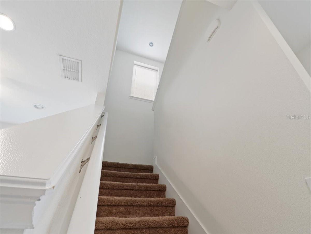 211 PENDANT CT