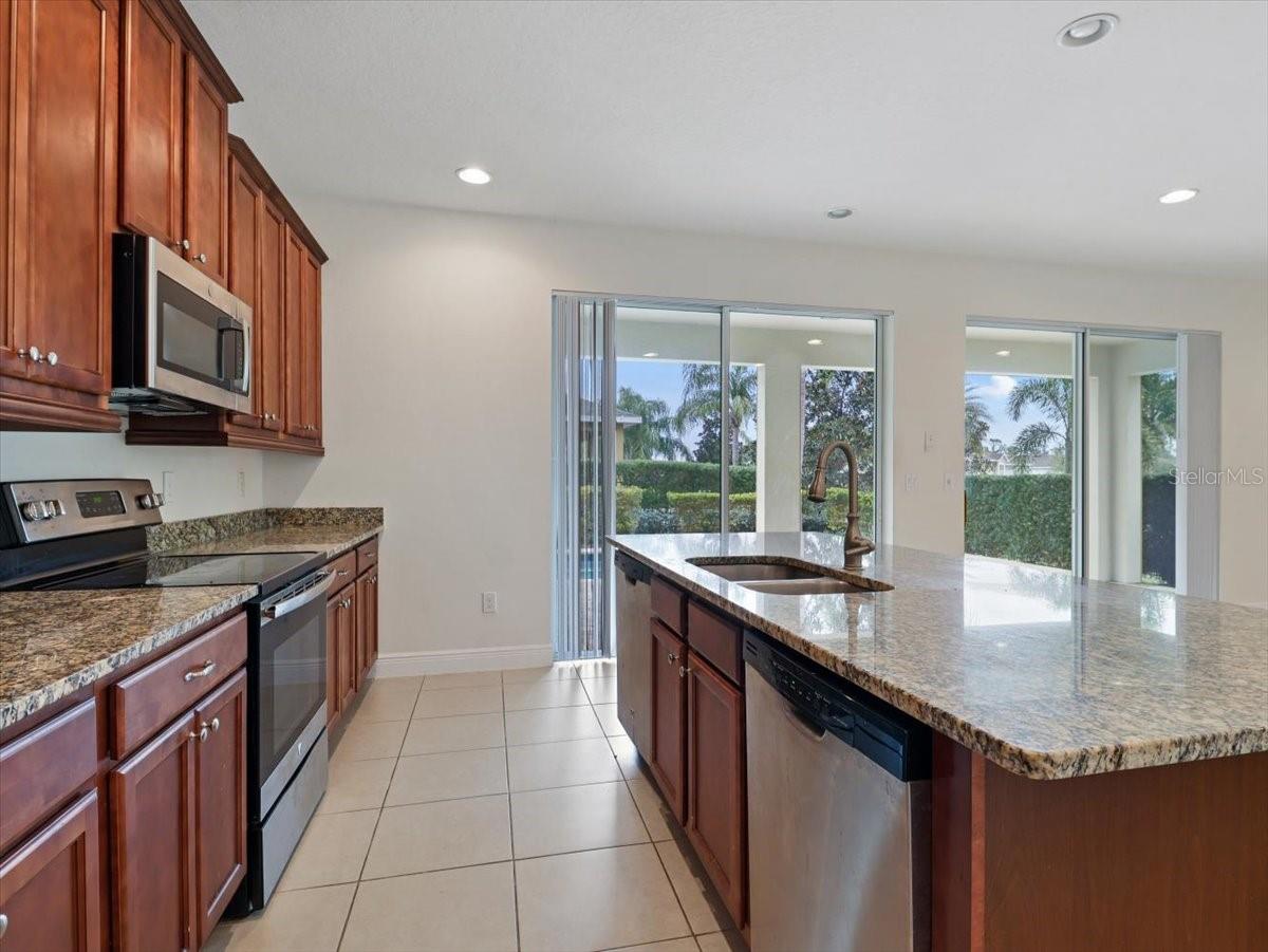 211 PENDANT CT
