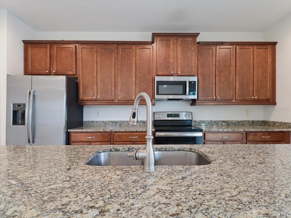 211 PENDANT CT