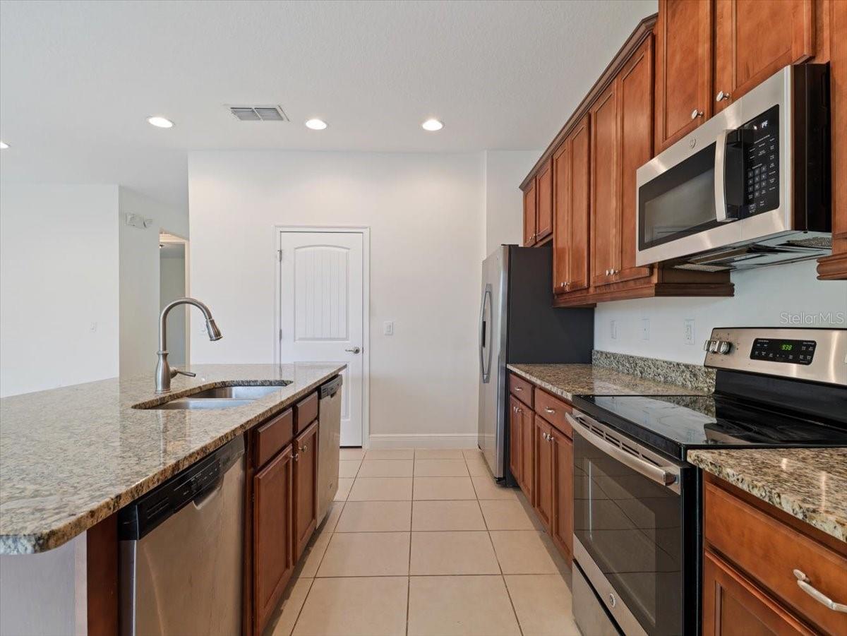 211 PENDANT CT