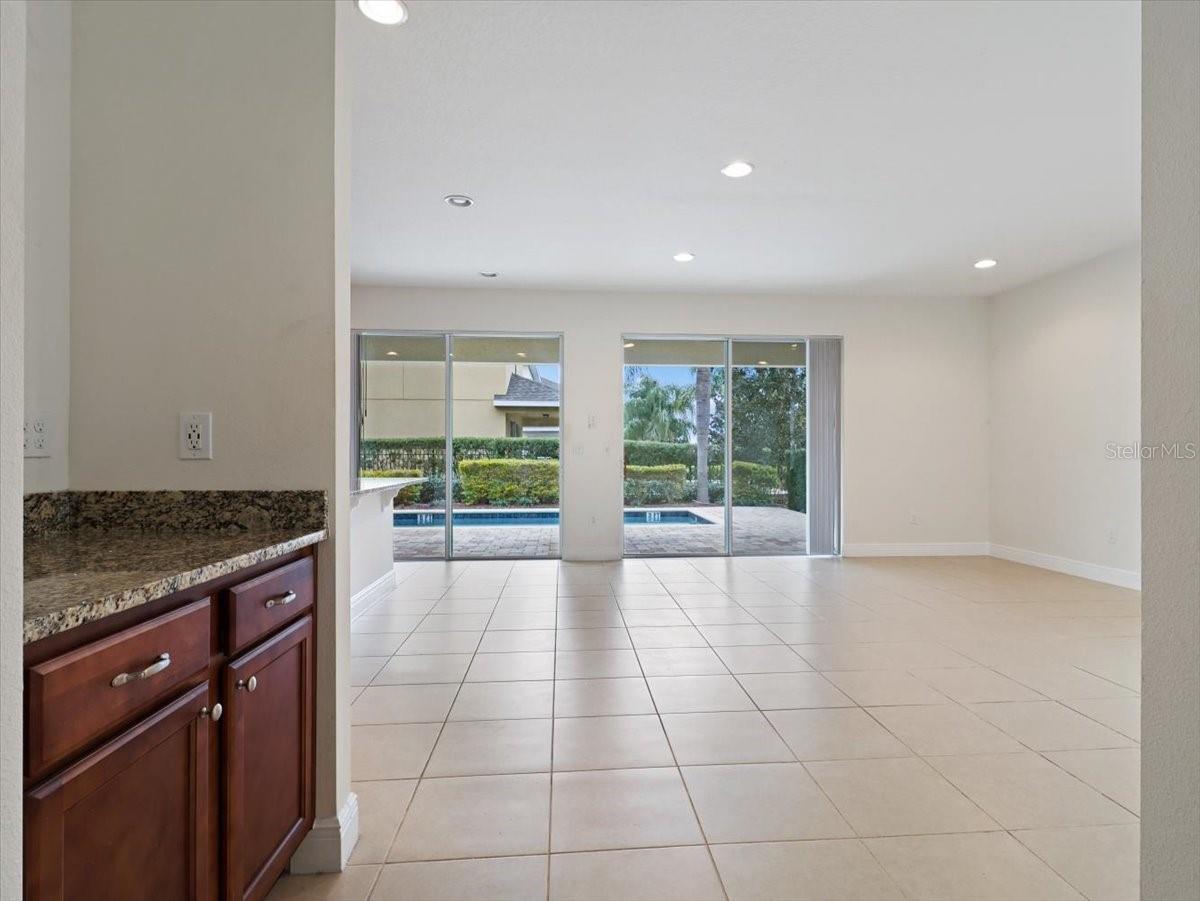 211 PENDANT CT