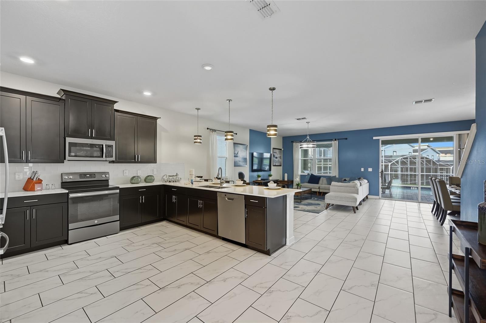 8910 CABOT CLIFFS DR