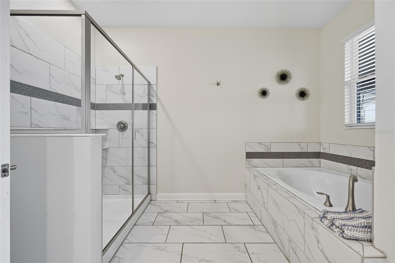 8910 CABOT CLIFFS DR