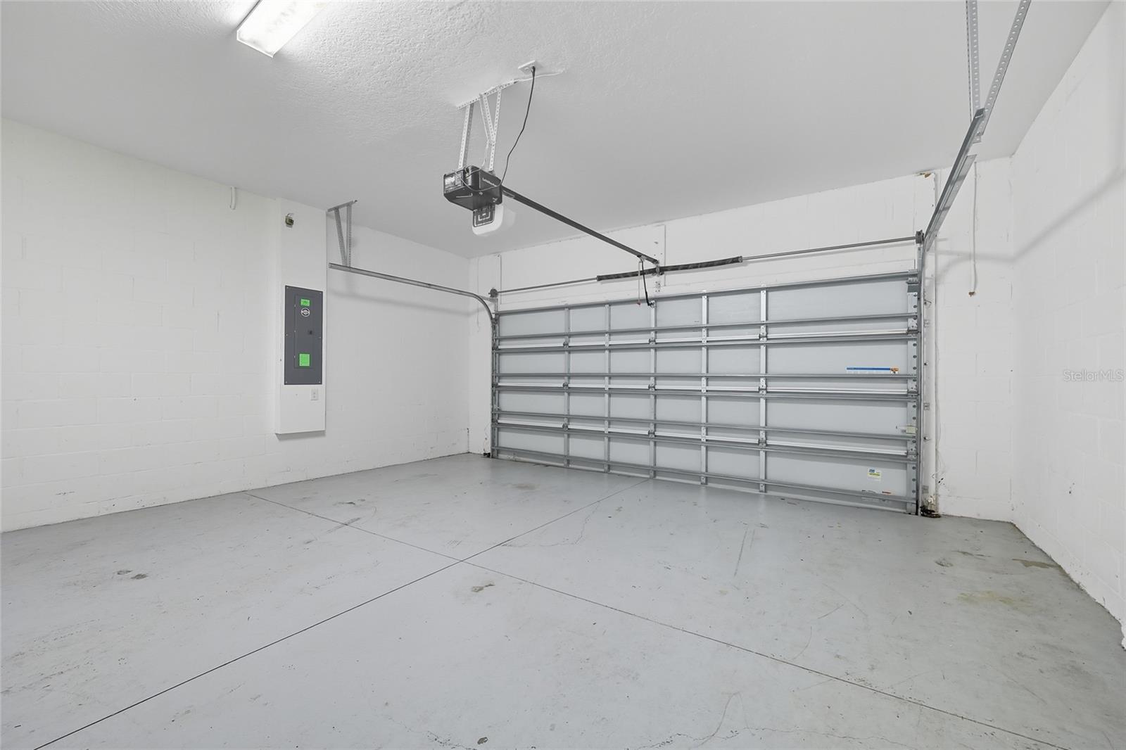 8910 CABOT CLIFFS DR