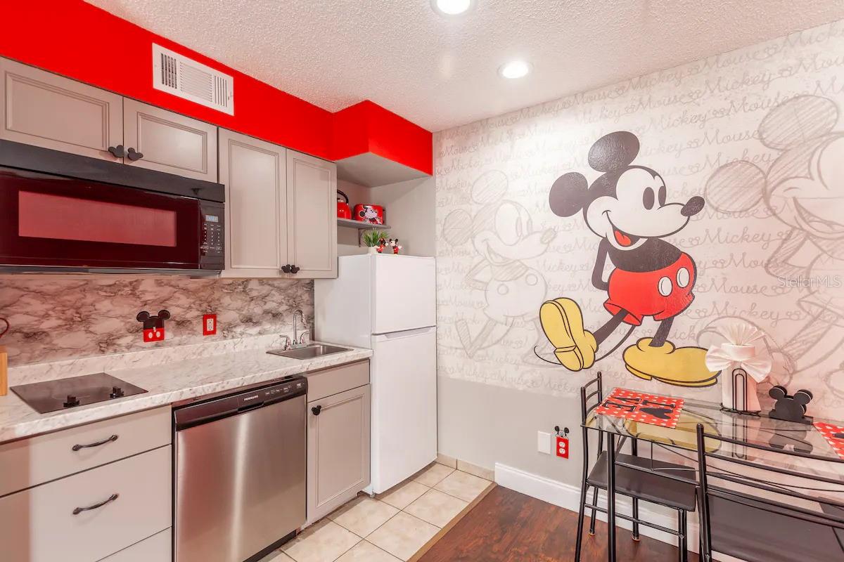 3100 PARKWAY BLVD #215