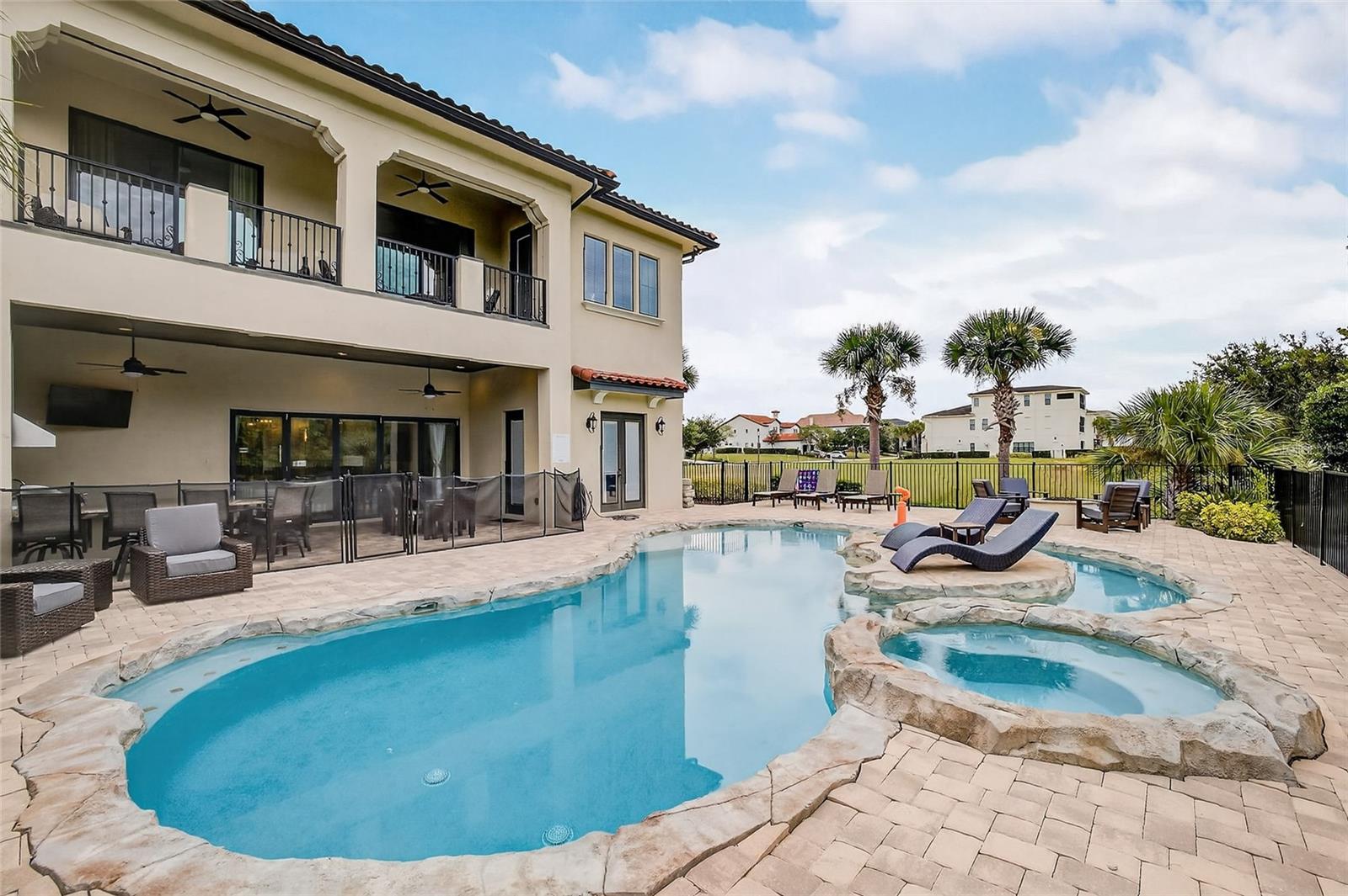 580 MUIRFIELD LOOP