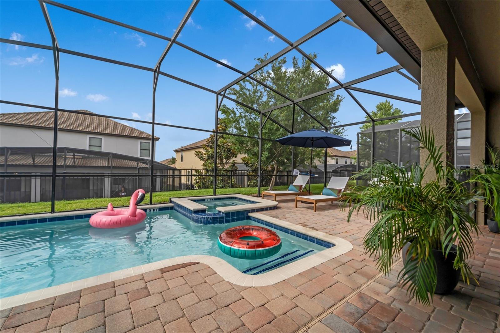 1518 ROLLING FAIRWAY DR