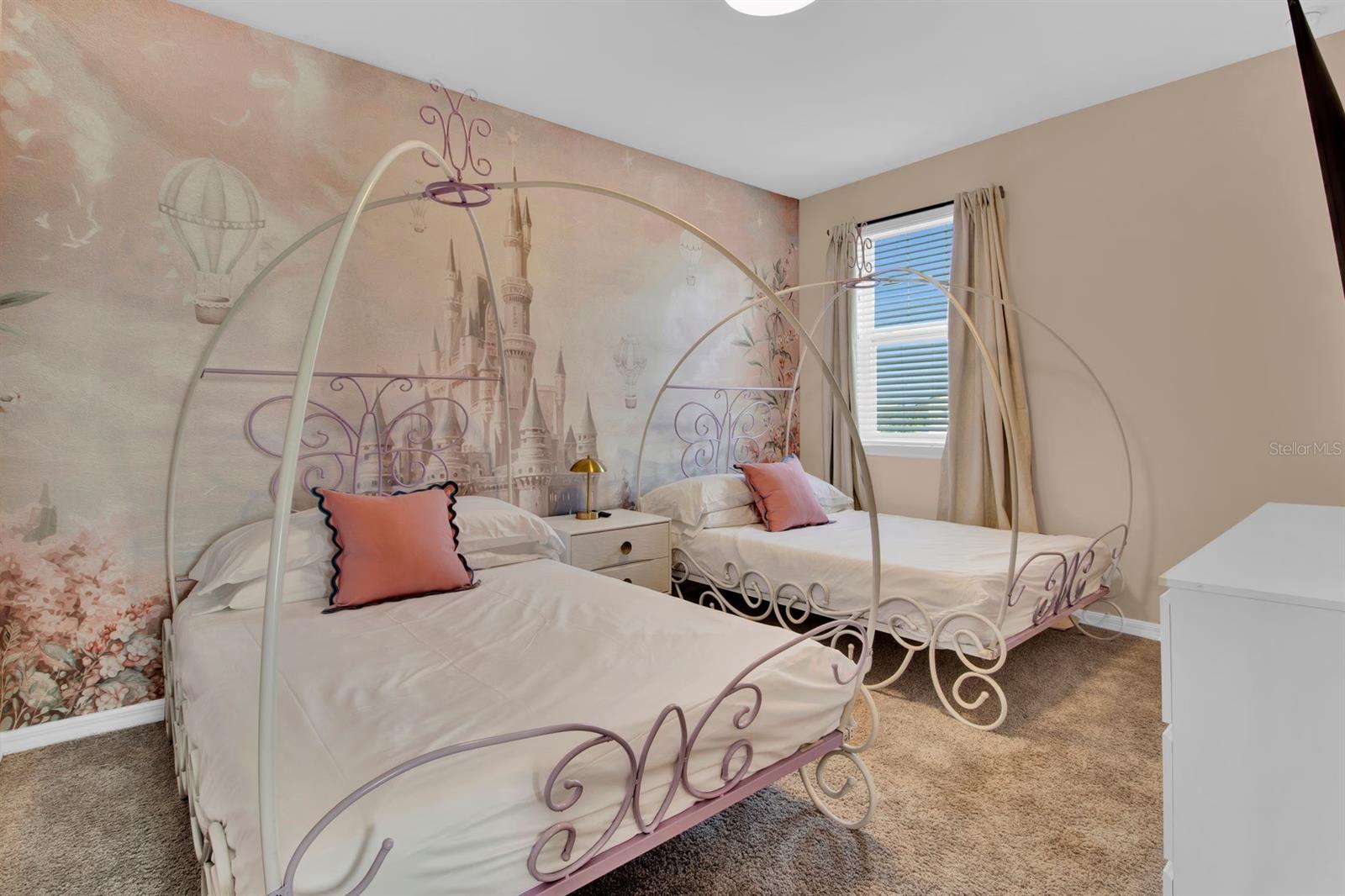 1540 NASSAU POINT TRL