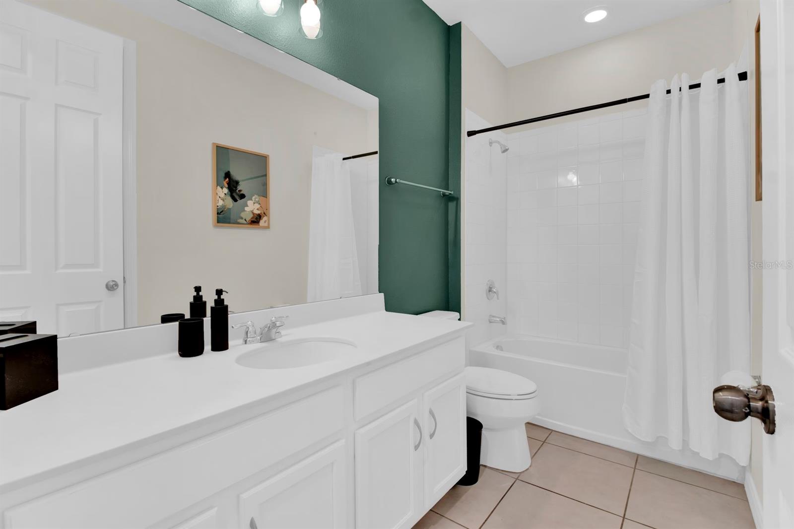 1540 NASSAU POINT TRL