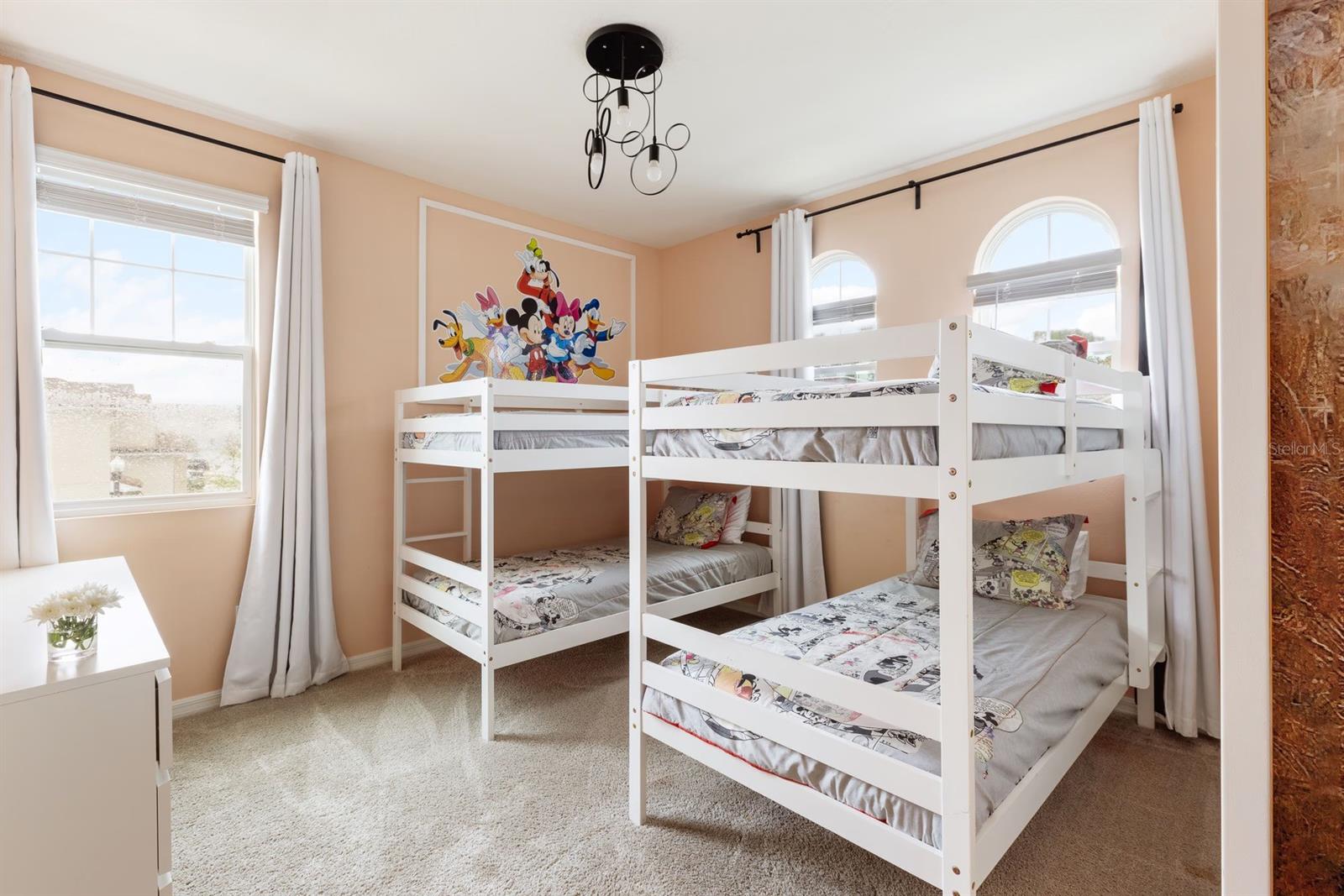 8934 COCONUT BREEZE DR