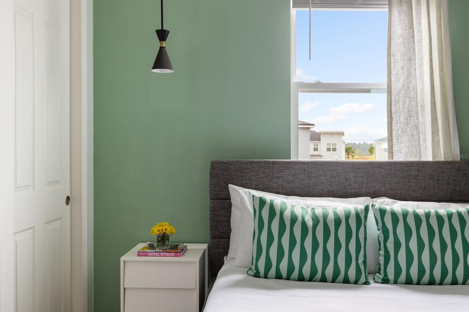 8934 COCONUT BREEZE DR