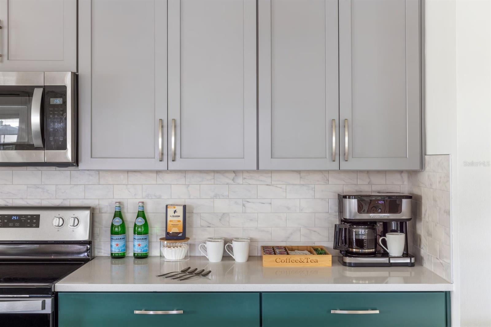 8934 COCONUT BREEZE DR