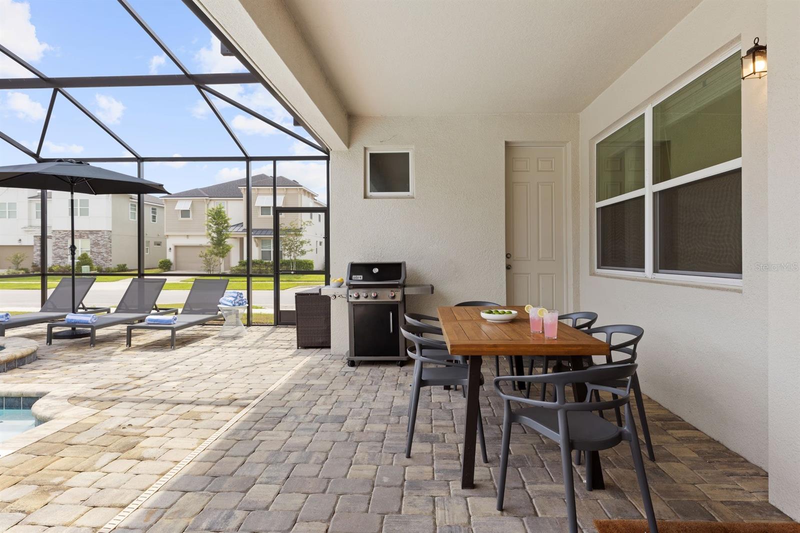 8934 COCONUT BREEZE DR