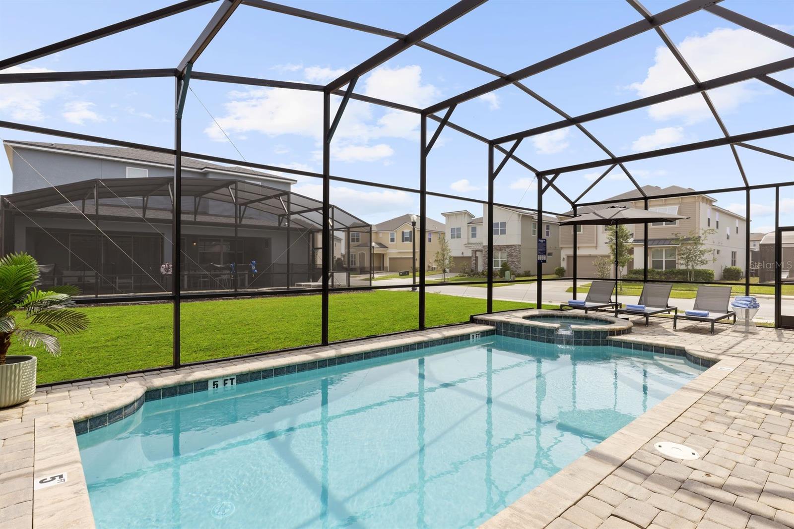 8934 COCONUT BREEZE DR