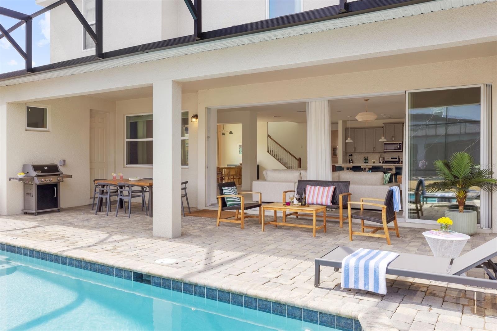 8934 COCONUT BREEZE DR