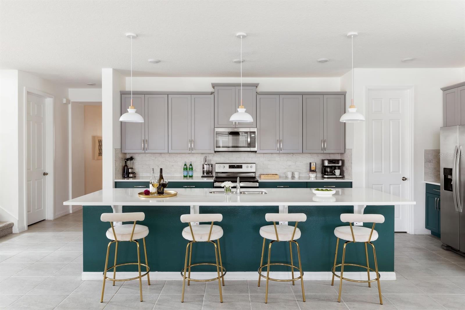 8934 COCONUT BREEZE DR