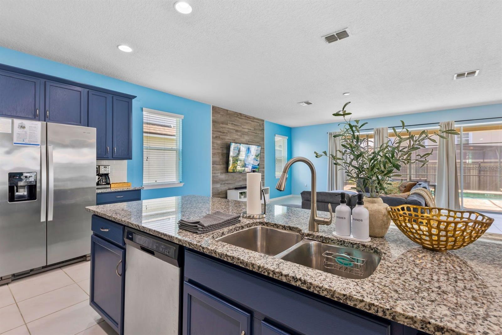 9042 SUNSHINE RIDGE LOOP