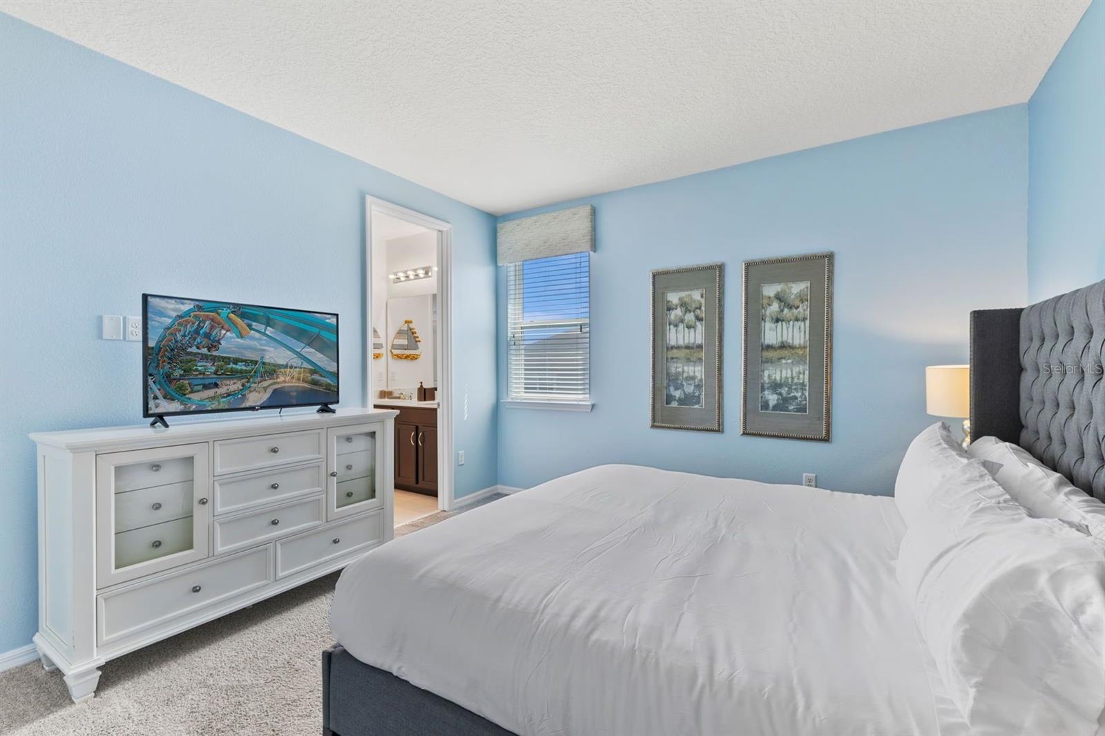 9042 SUNSHINE RIDGE LOOP