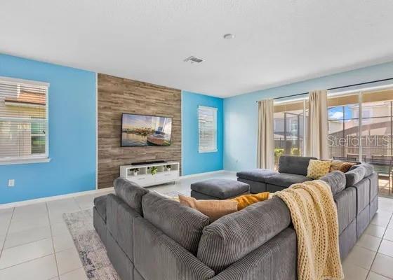 9042 SUNSHINE RIDGE LOOP