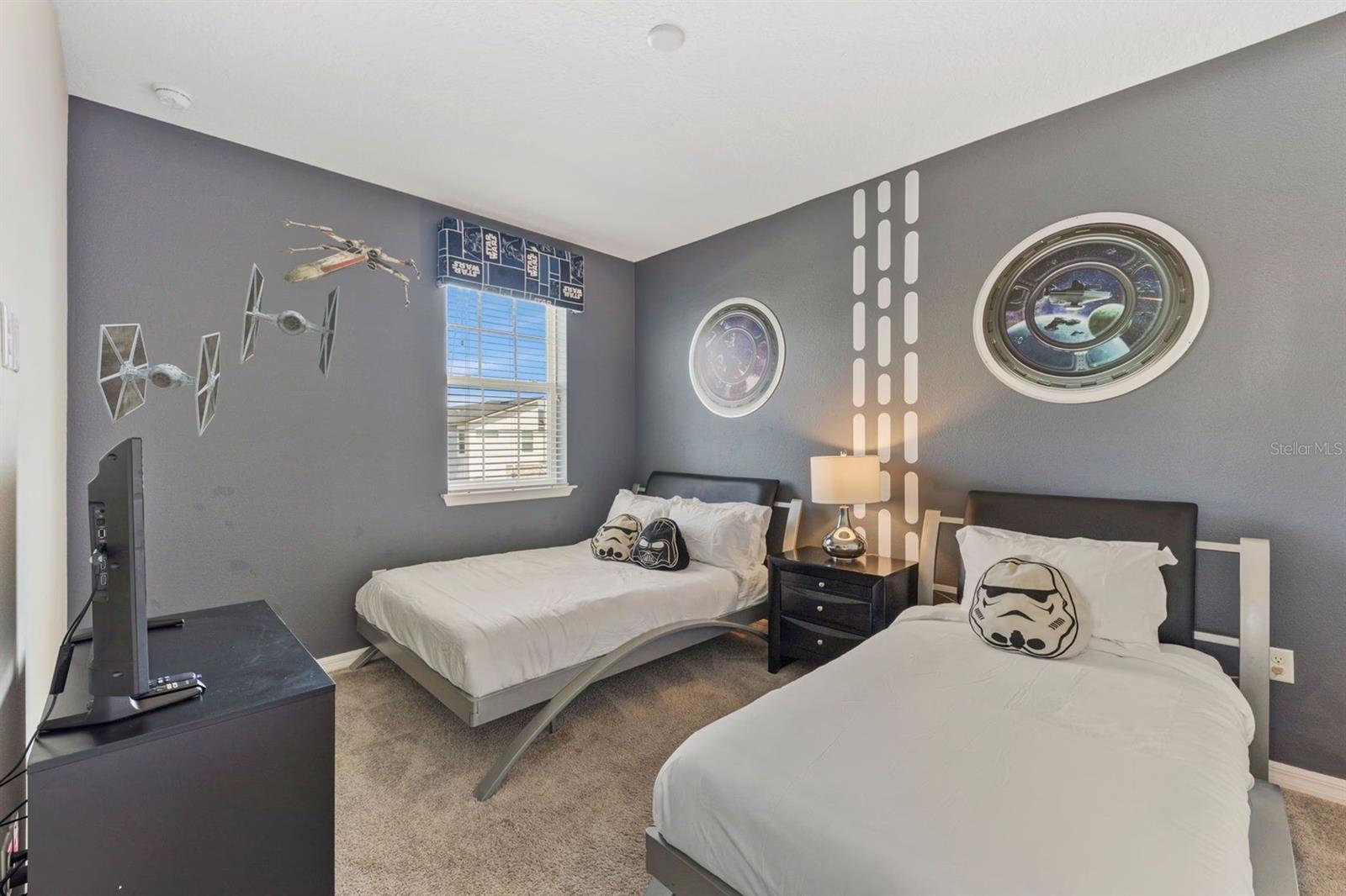 9042 SUNSHINE RIDGE LOOP