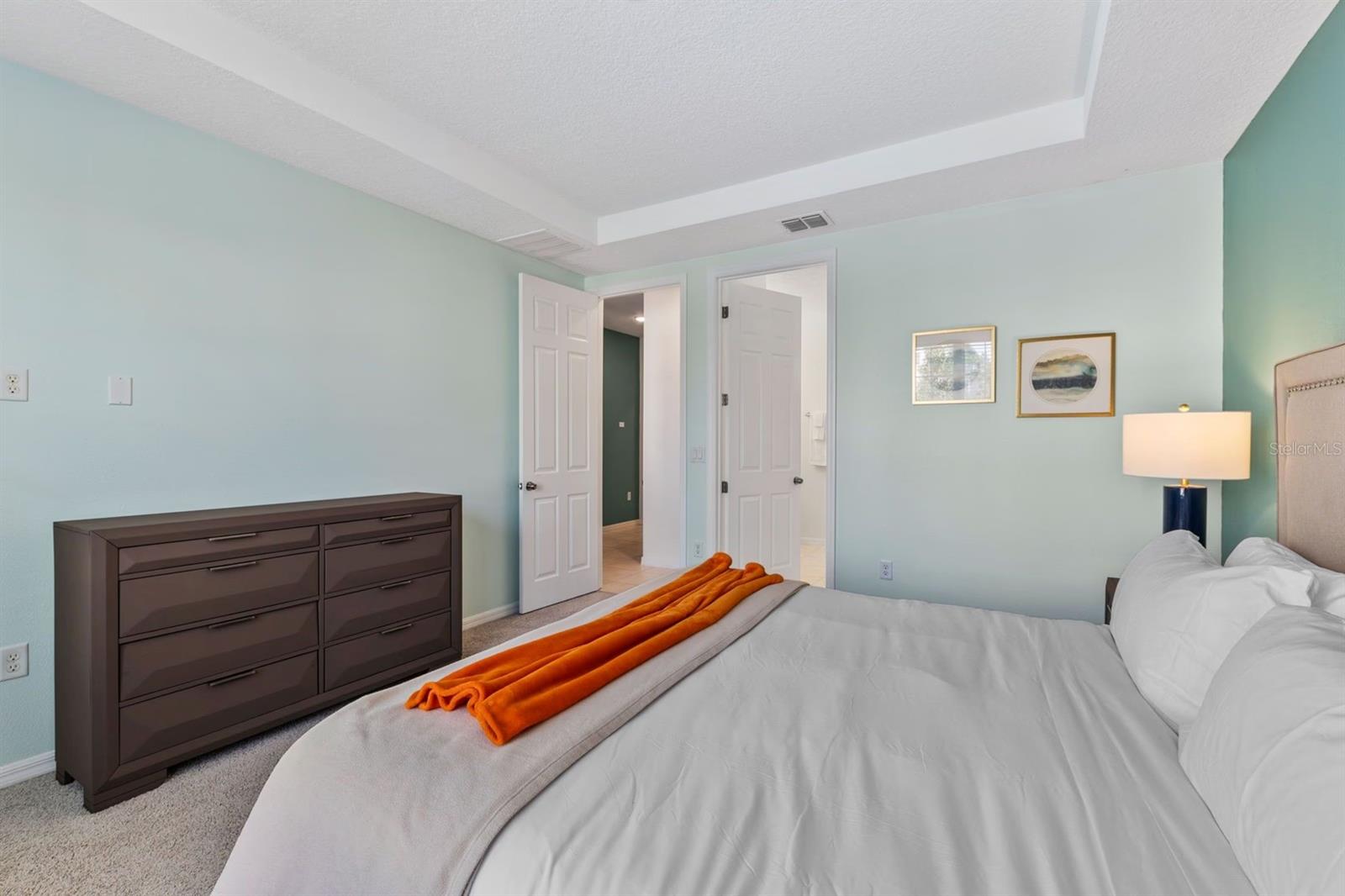 9042 SUNSHINE RIDGE LOOP