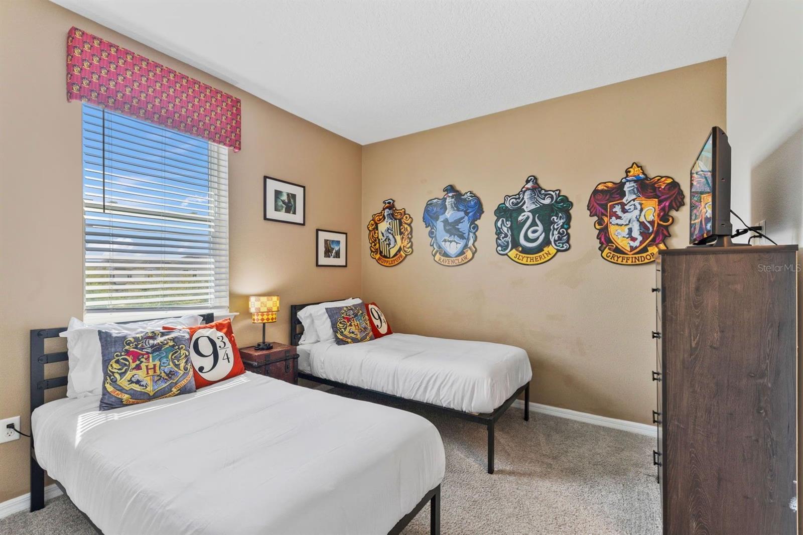9042 SUNSHINE RIDGE LOOP