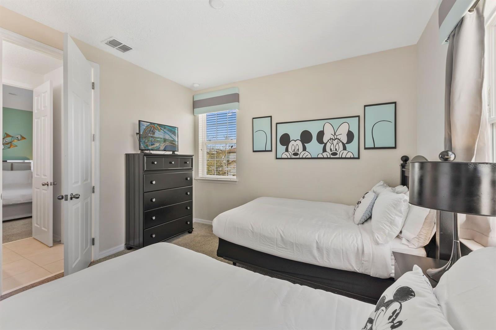 9042 SUNSHINE RIDGE LOOP