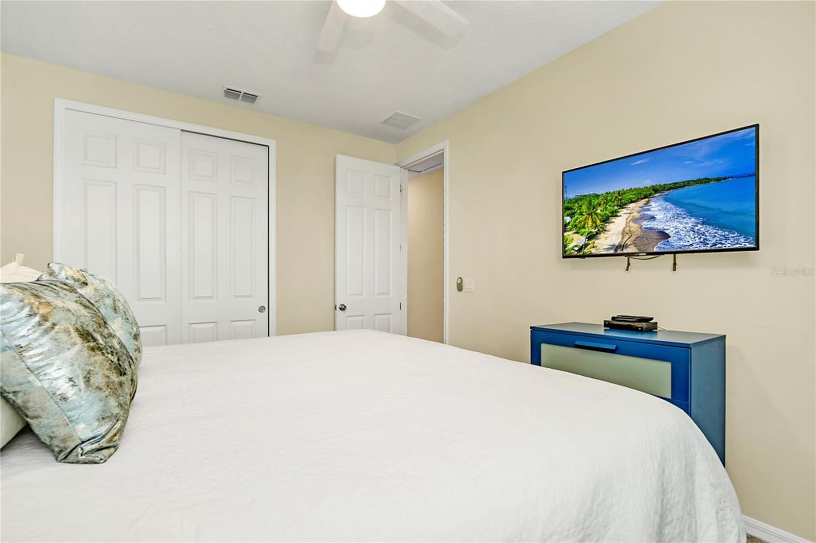 1576 NASSAU POINT TRL
