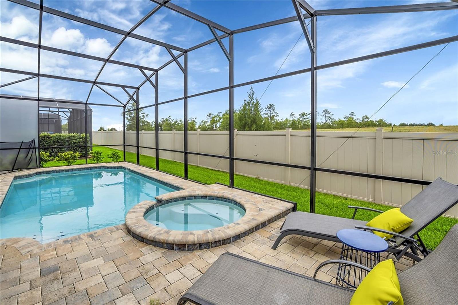 1576 NASSAU POINT TRL