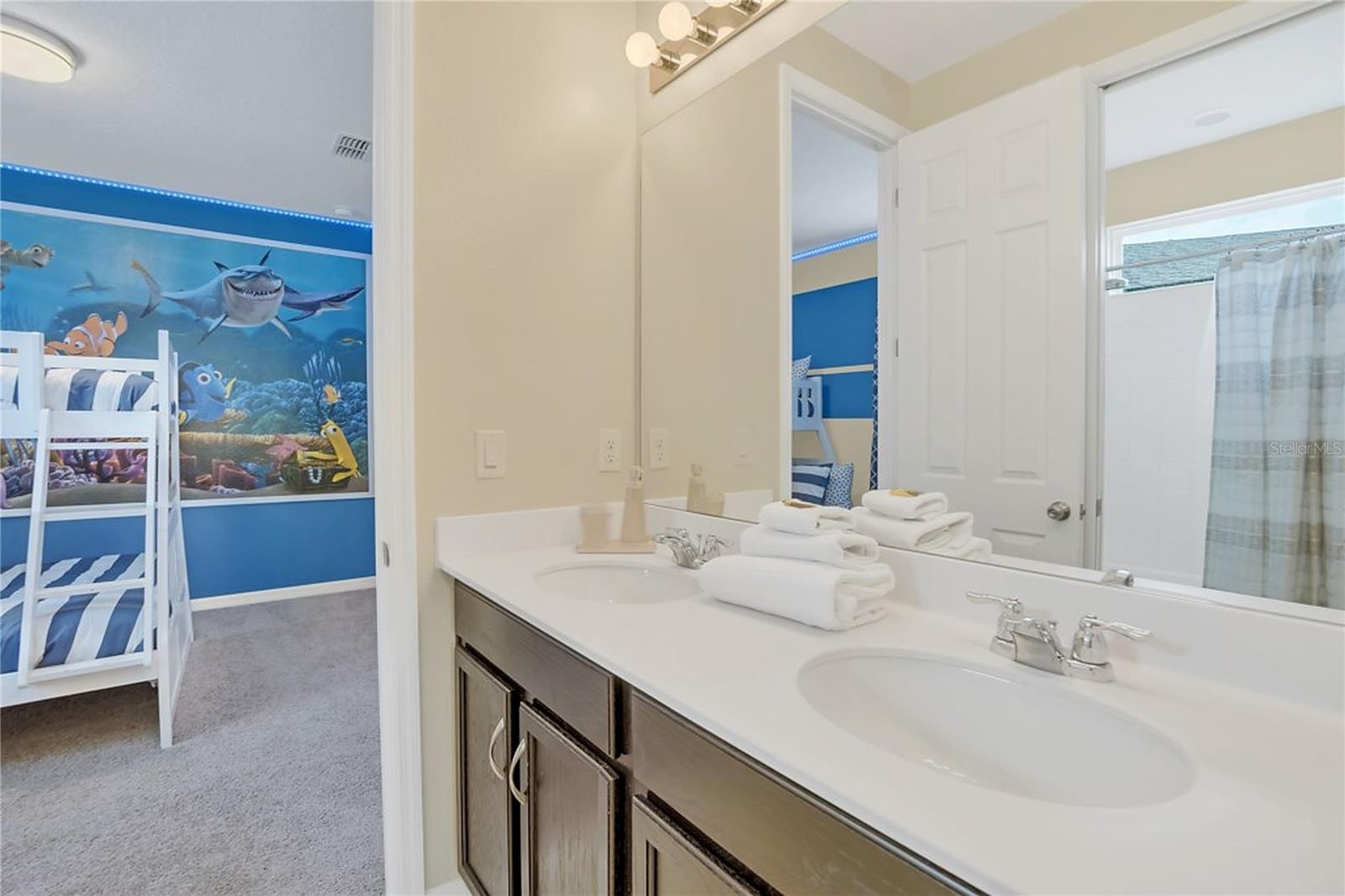 1576 NASSAU POINT TRL
