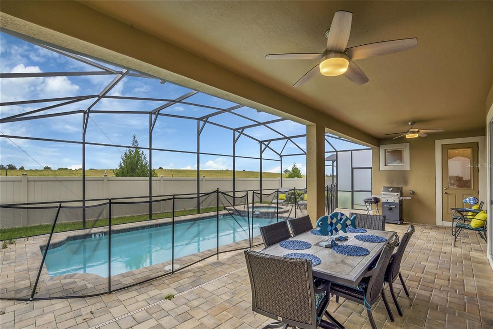 1576 NASSAU POINT TRL
