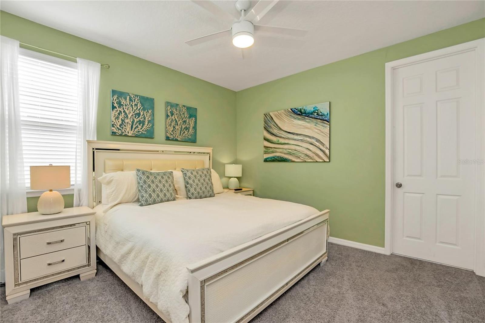 1576 NASSAU POINT TRL
