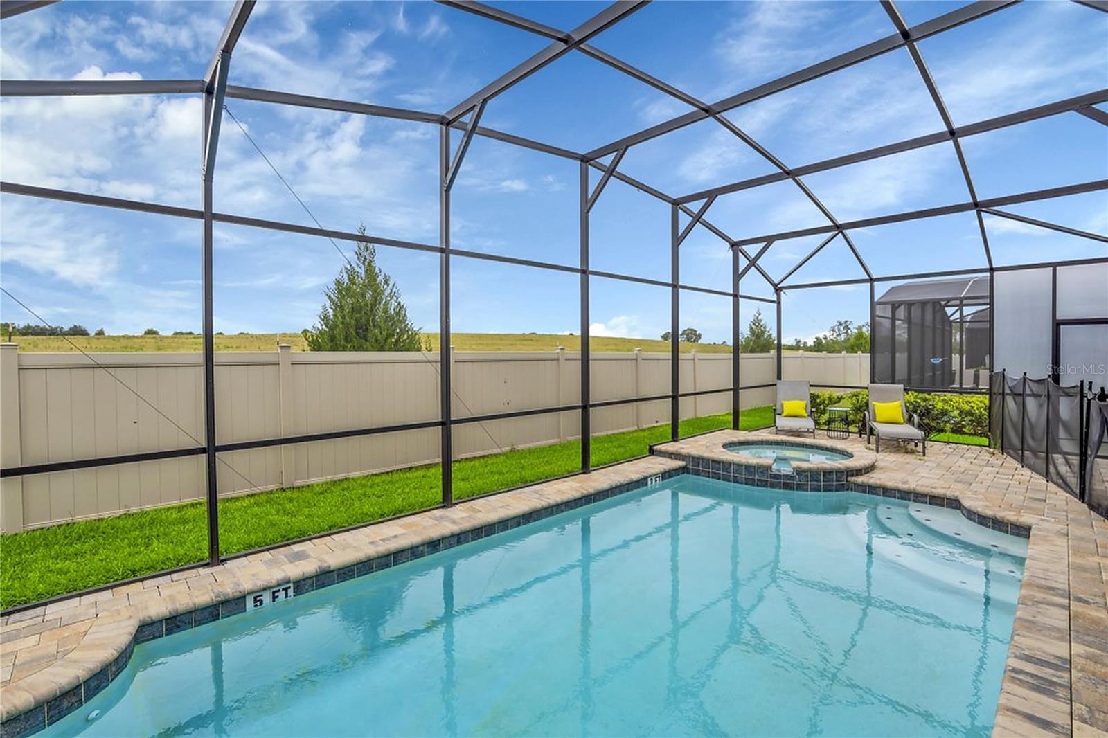 1576 NASSAU POINT TRL
