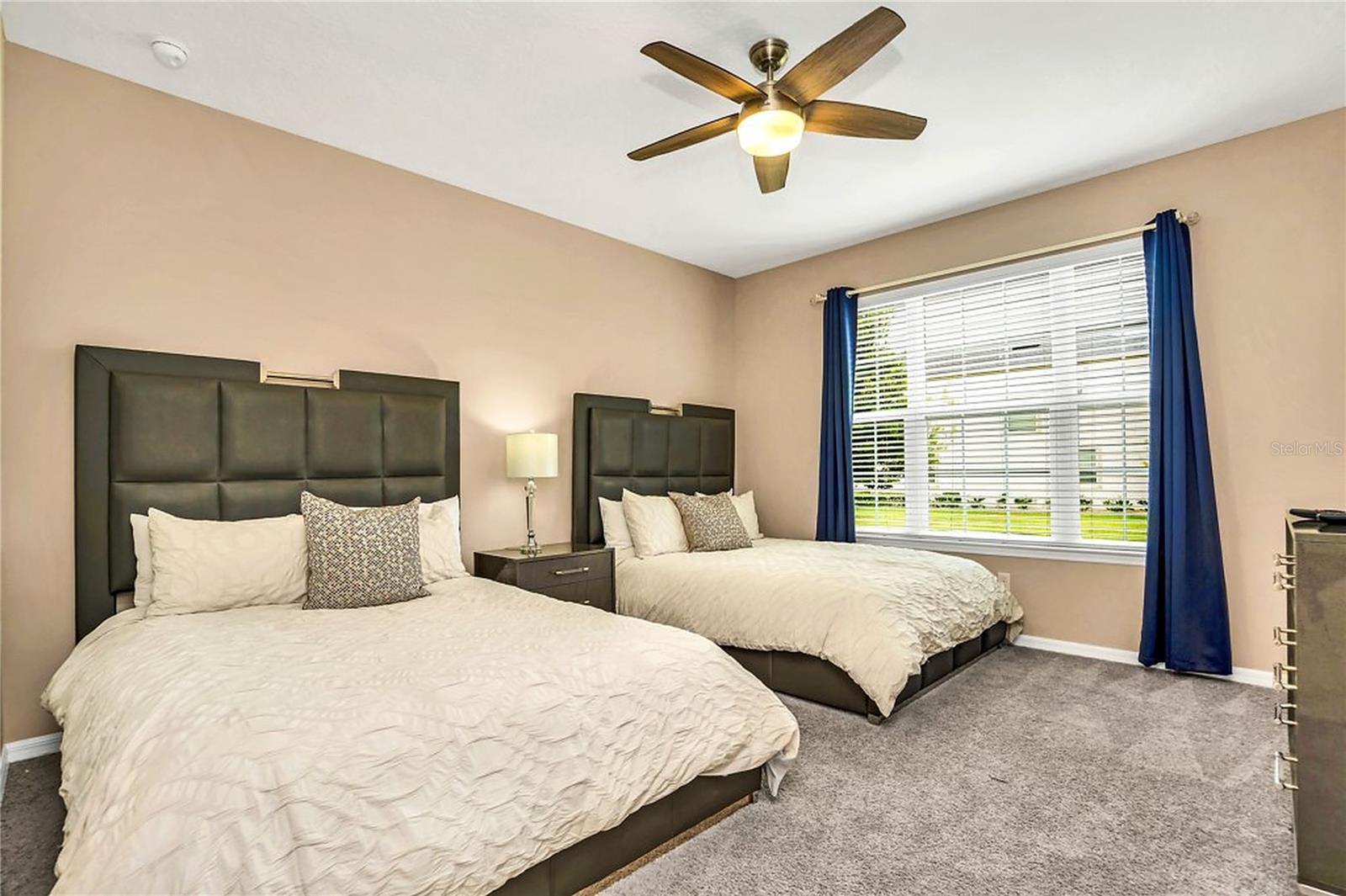 1576 NASSAU POINT TRL