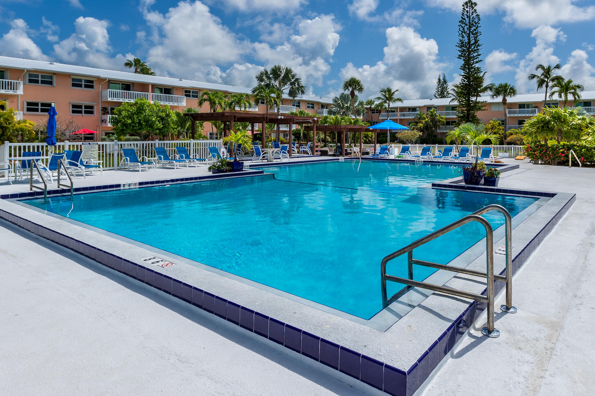 2601 S Roosevelt Blvd, #305A