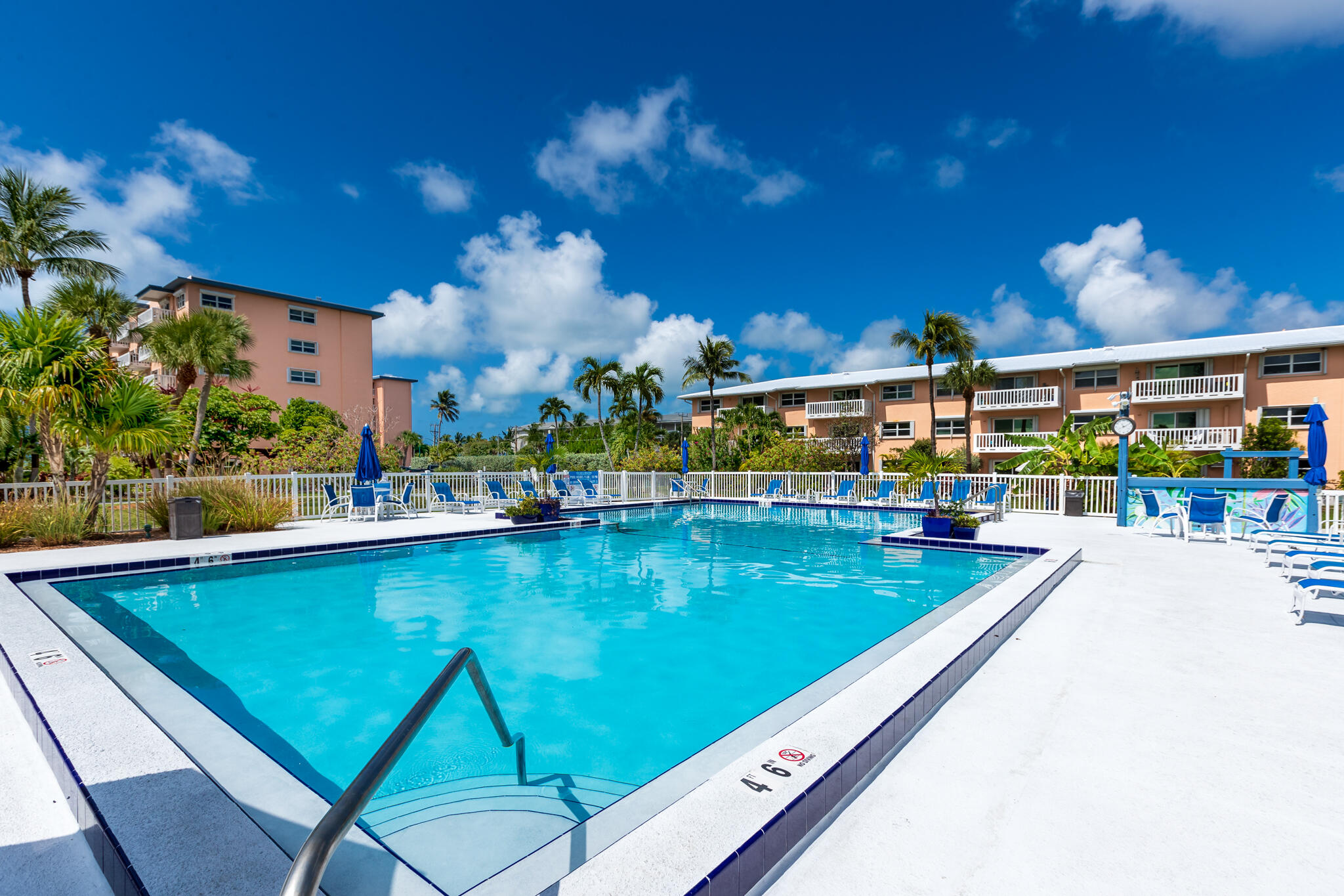 2601 S Roosevelt Blvd, #305A