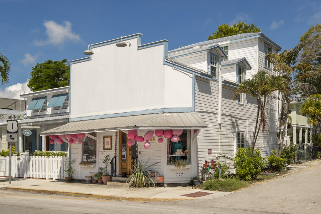 1011 Whitehead Street