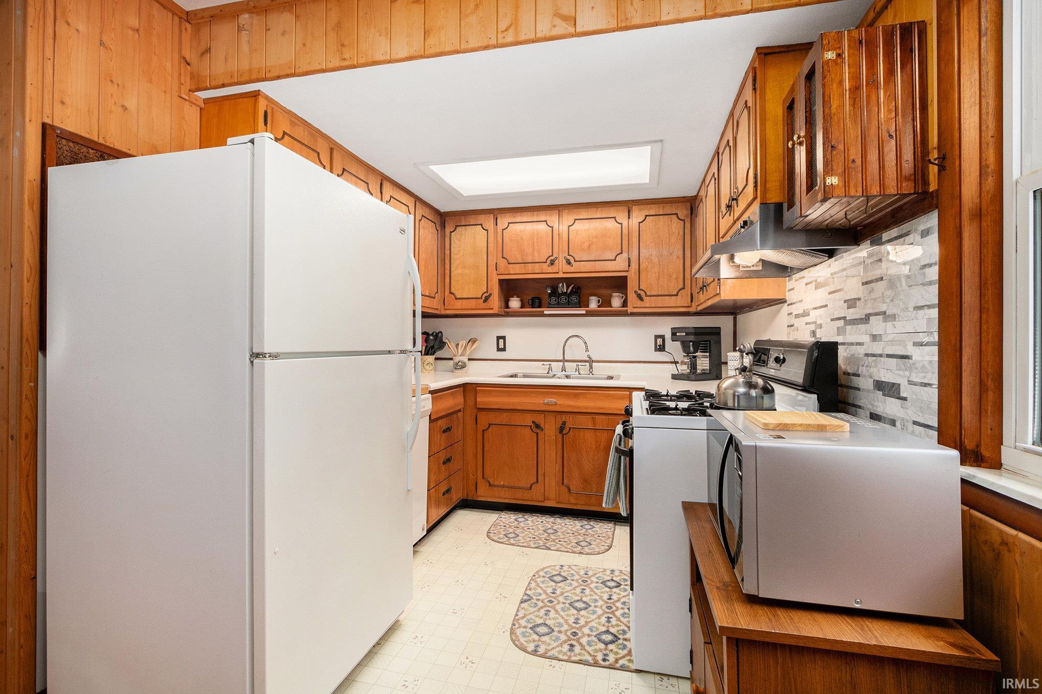 1332 Gable Drive