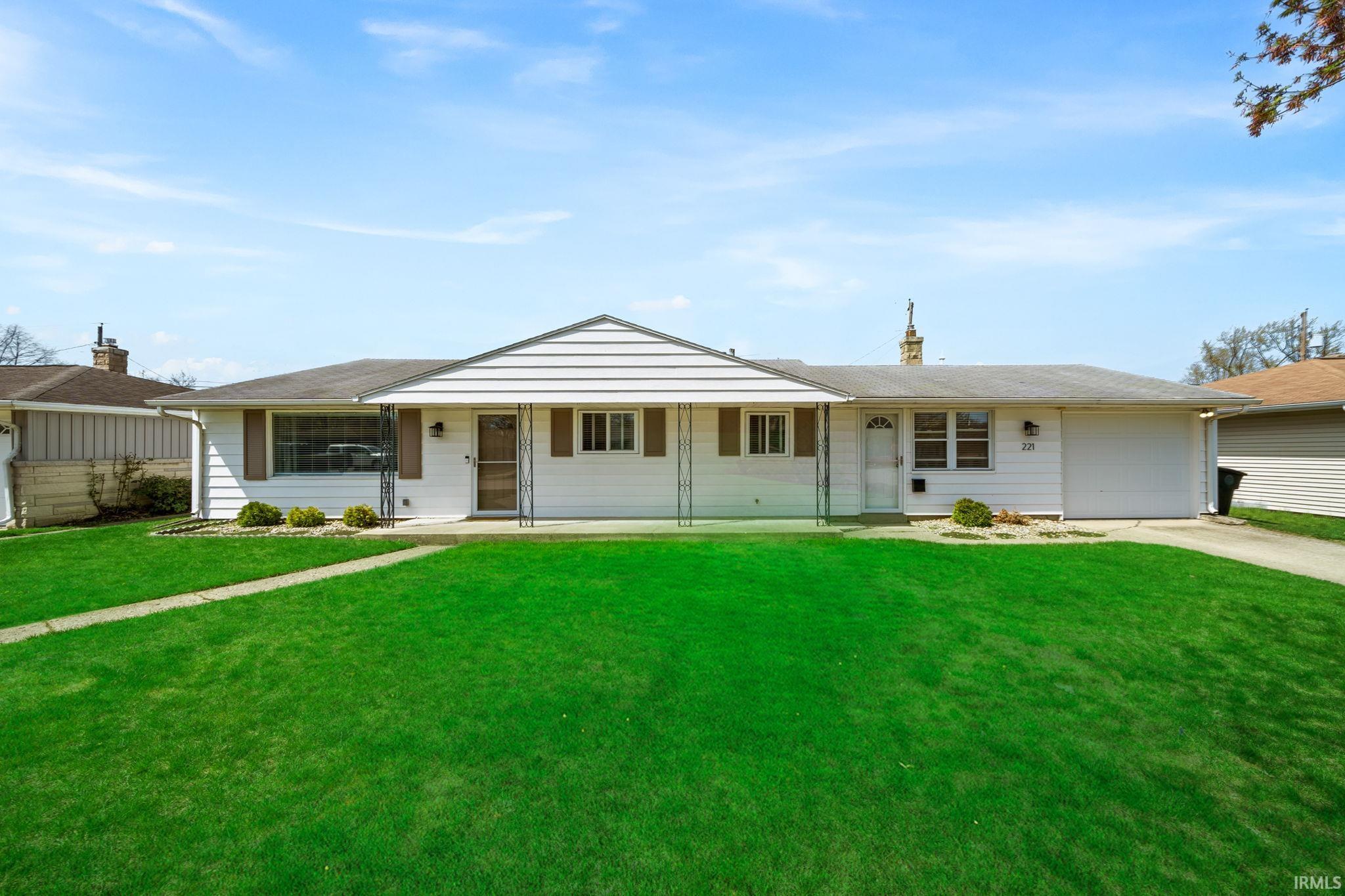 221 N Tuxedo Drive