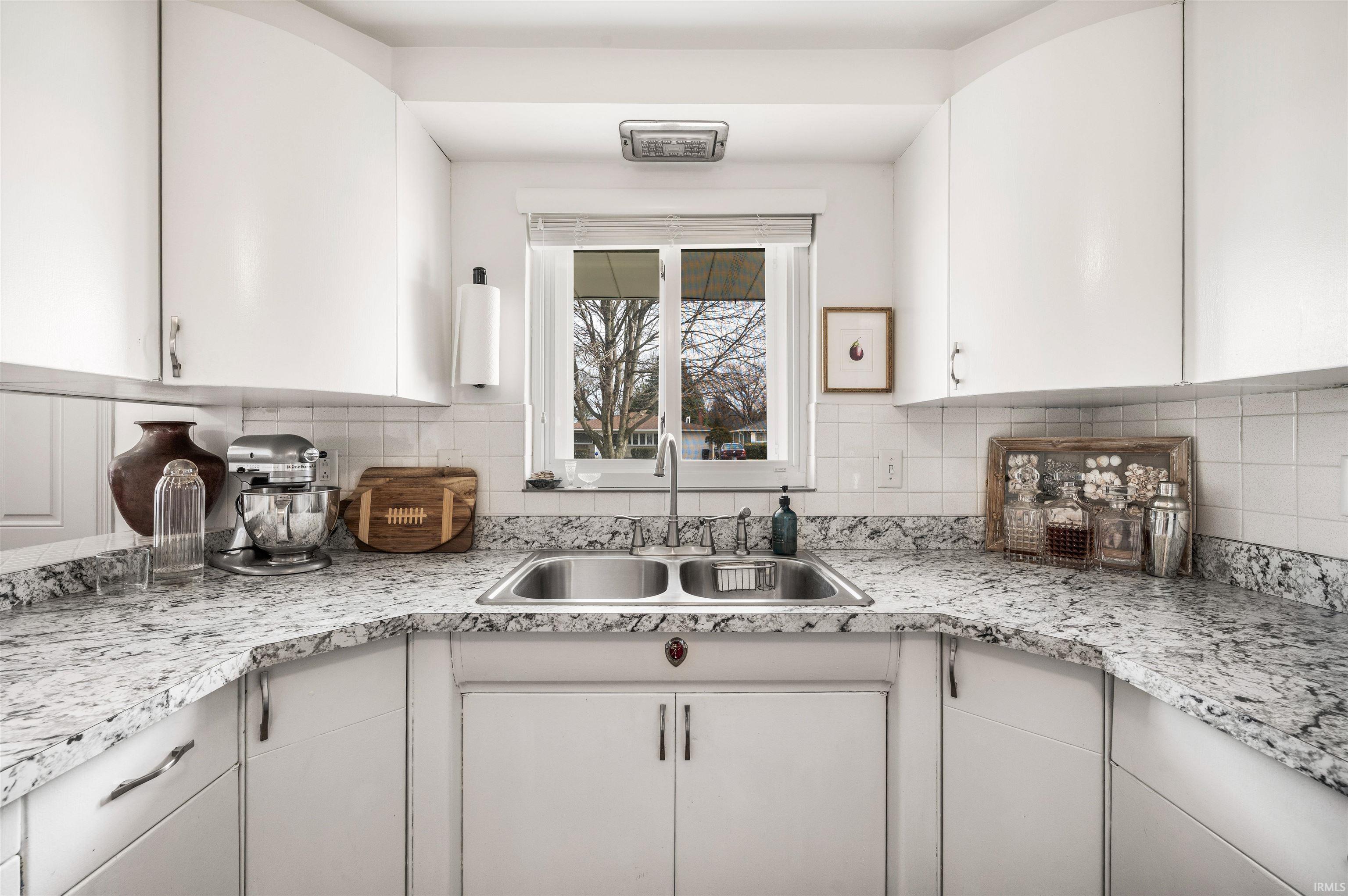 221 N Tuxedo Drive