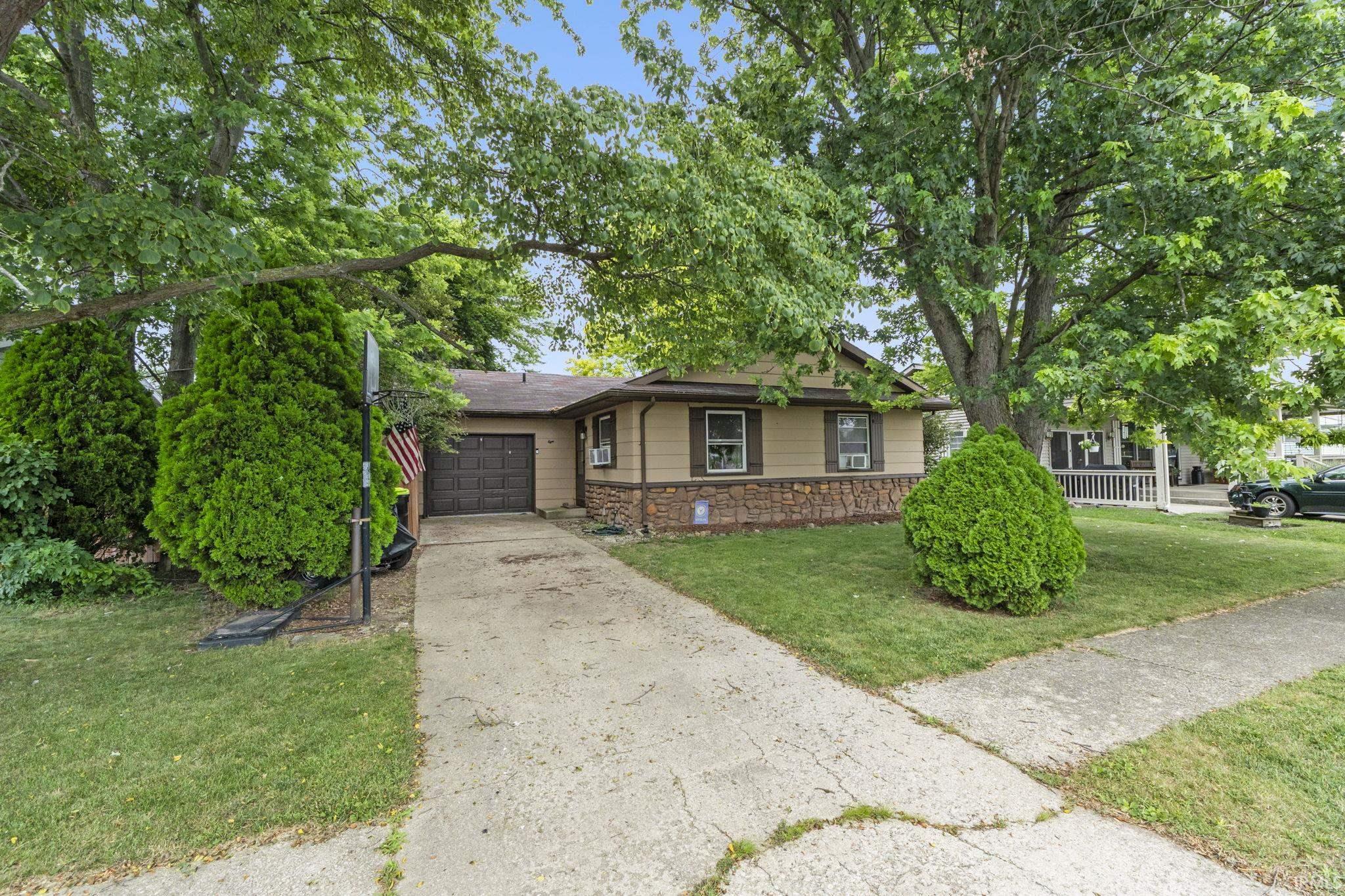 8 Topaz Drive