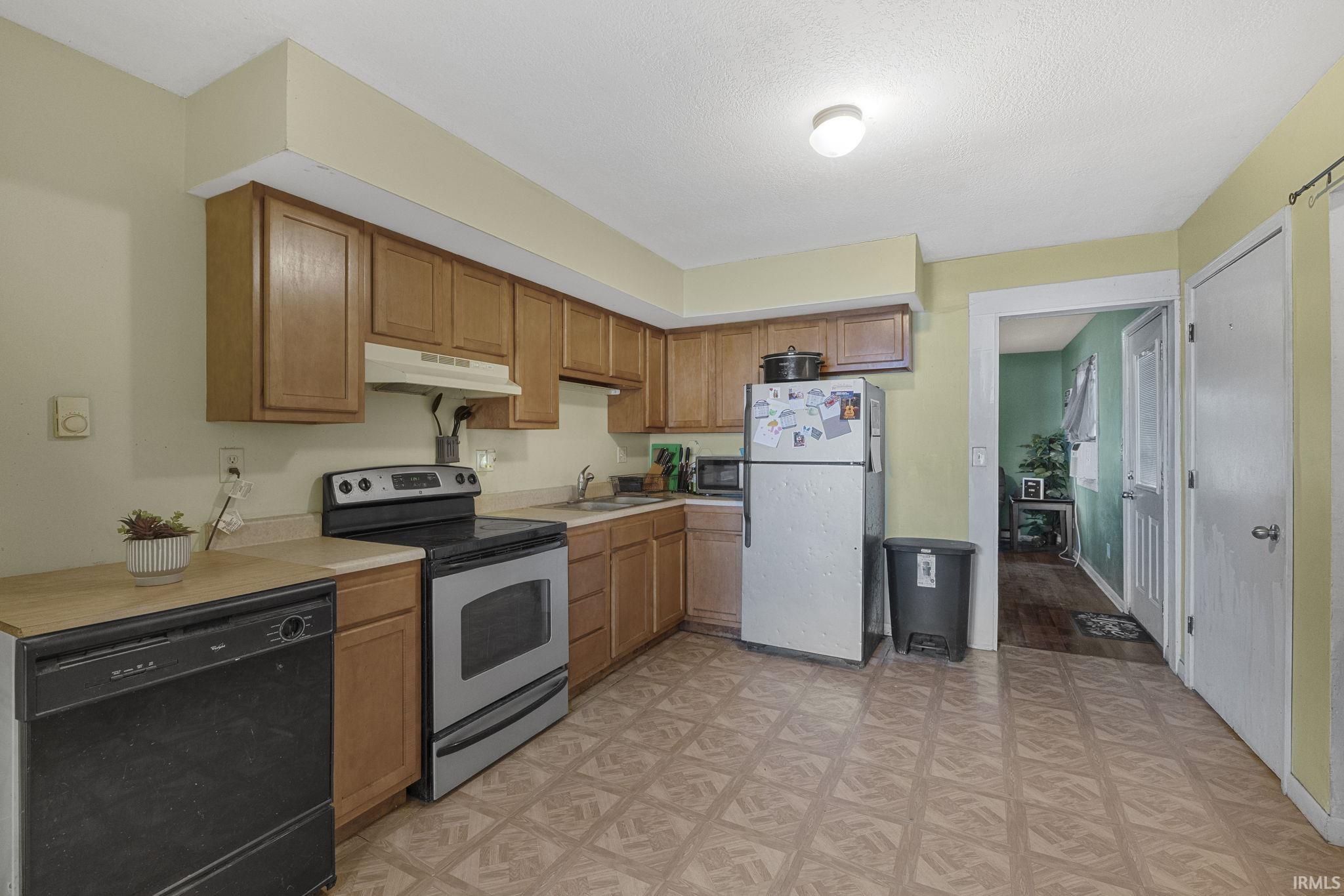8 Topaz Drive