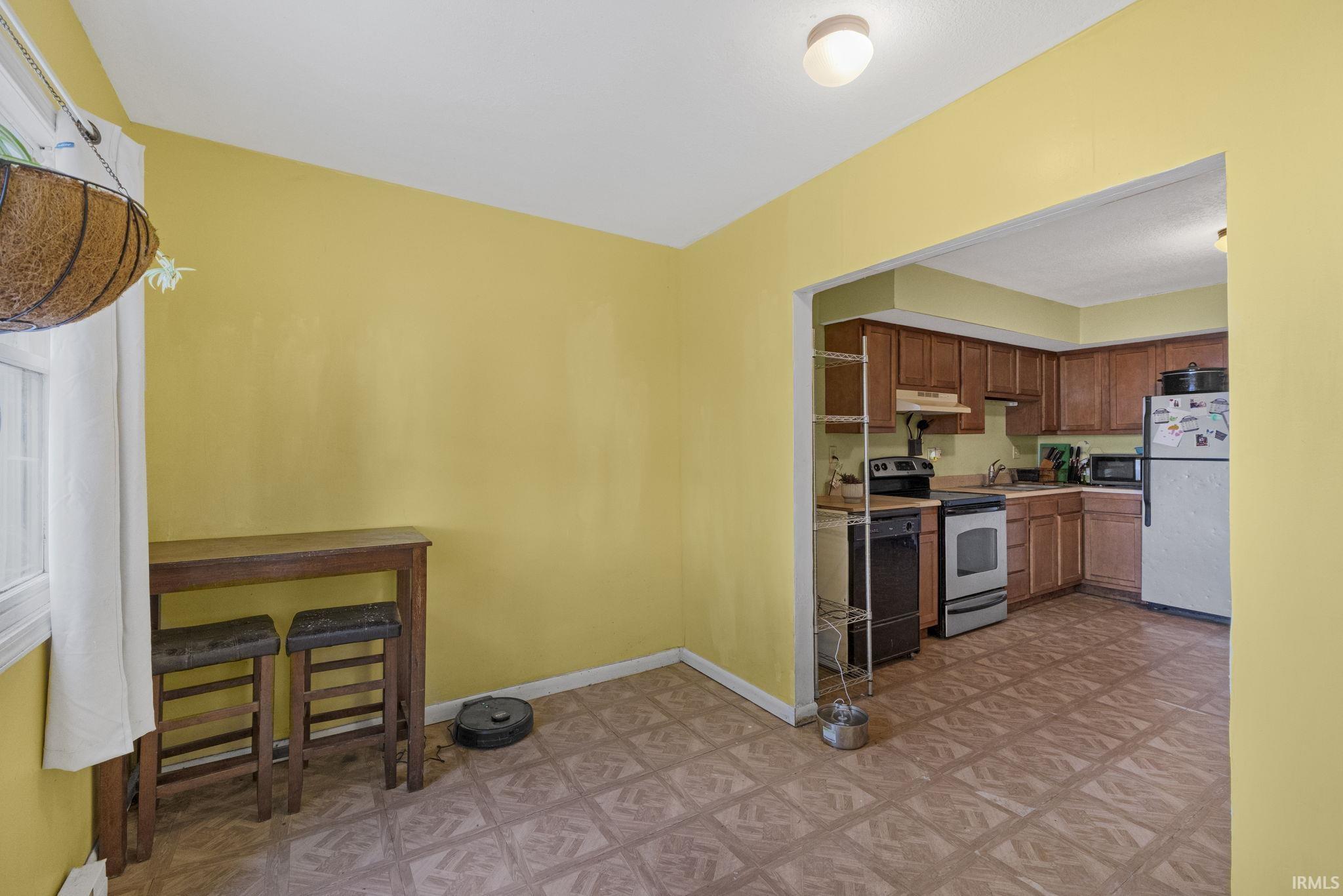 8 Topaz Drive